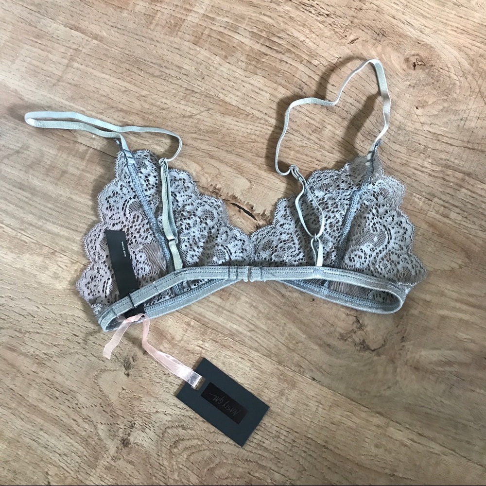 ONLY 1 LEFT🌹Lace Bralet - Picture 2 of 2
